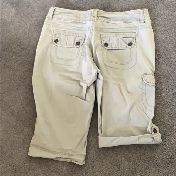 DKNY Capris - Picture 2 of 5